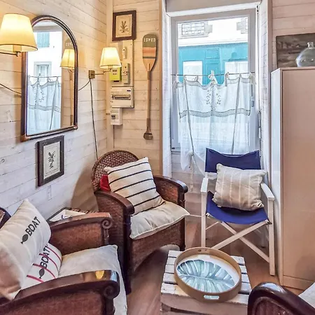 Awesome In Sur With Wifi And 1 Bedrooms