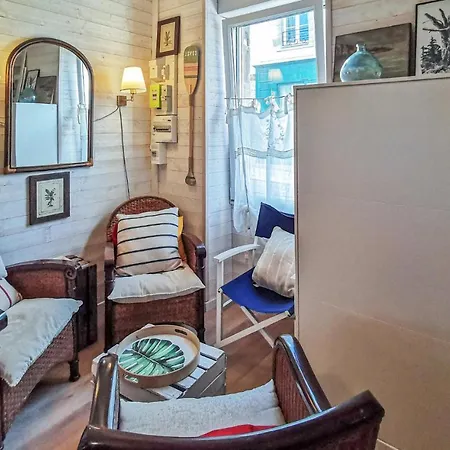 펜션 Awesome In Sur With Wifi And 1 Bedrooms