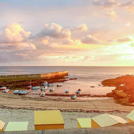 Awesome In Sur With Wifi And 1 Bedrooms